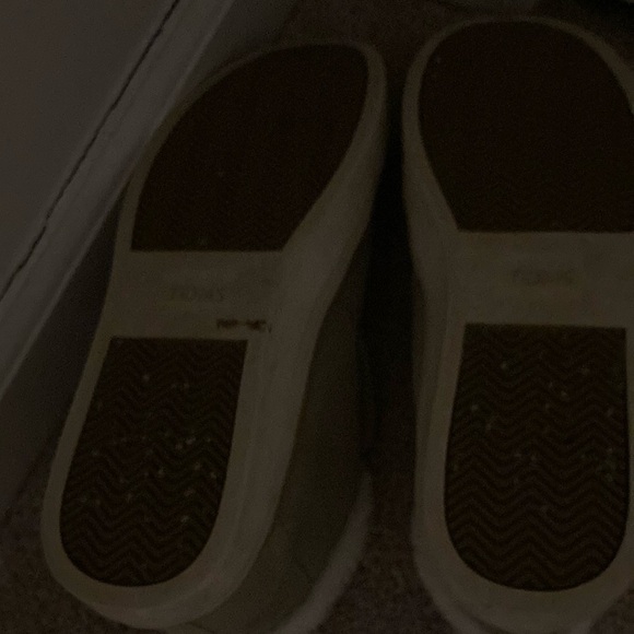 TOMS Women's, Paxton Sneaker - Picture 3 of 8